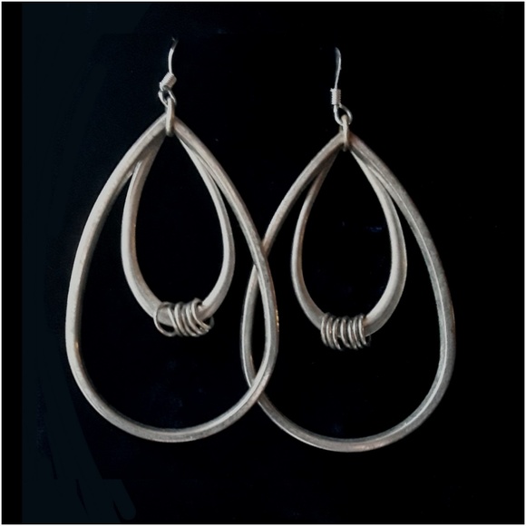 Brand New Earrings - Picture 5 of 7